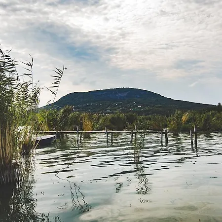 Nyaraló Csónakos Ház / The Boat House Badacsonyörs