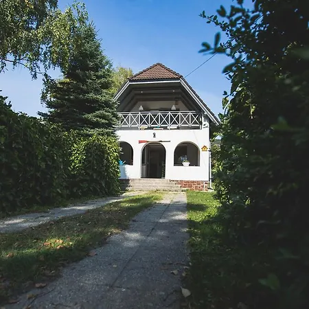 Nyaraló Csónakos Ház / The Boat House Badacsonyörs
