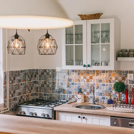 Csonakos Haz / The Boat House