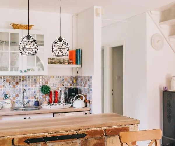 Csonakos Haz / The Boat House